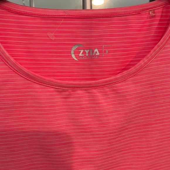 ZYIA Orange Fitted‎ Short Sleeve T-Shirt - Picture 2 of 6